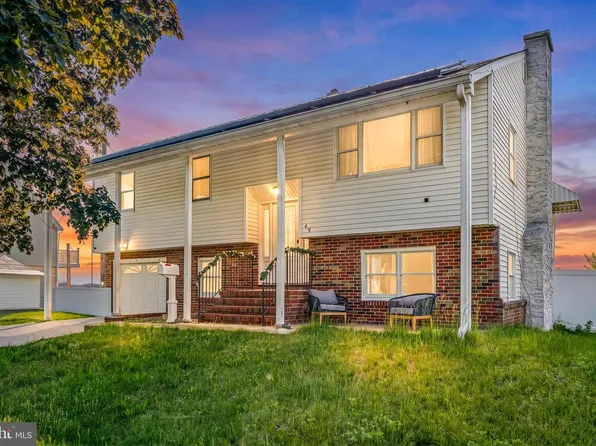 49 Delaware Dr, Penns Grove, NJ 08069