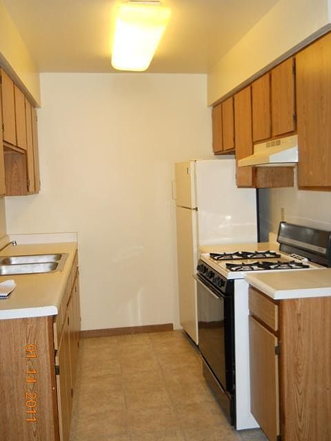 2nd image of 2803 W Kilbourn Ave #2803-105