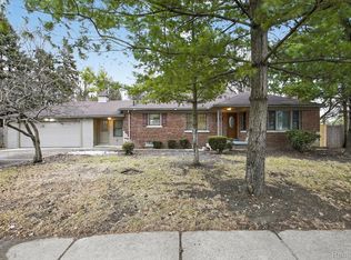 18671 Huntington Ave, Harper Woods, MI 48225