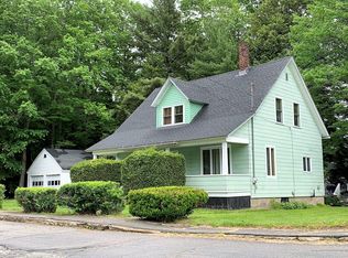17 Allen St, Springvale, ME 04083
