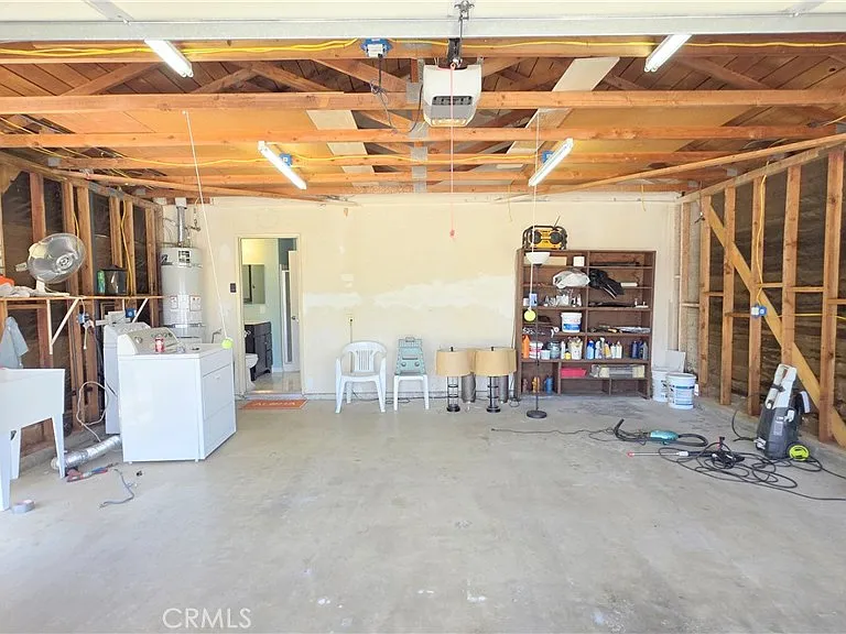 1546 Clock Ave — Photo 21