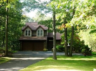 2 Coach Hl, Danbury, CT 06811