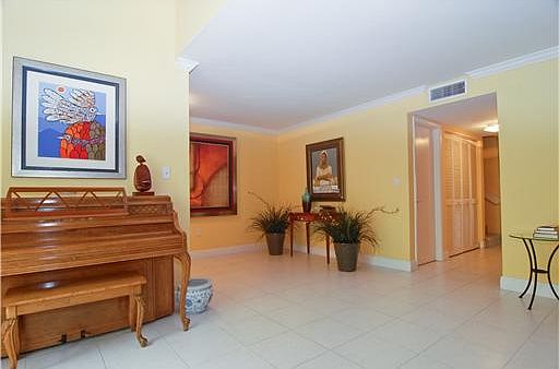 4th image of 7025 SW 67th Ave #19
