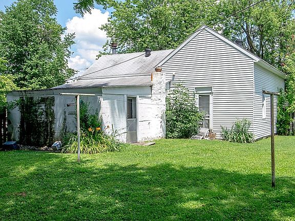 5th image of 2402 Lewis Ln