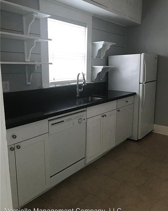 1st image of 4924 Reiger Ave #C