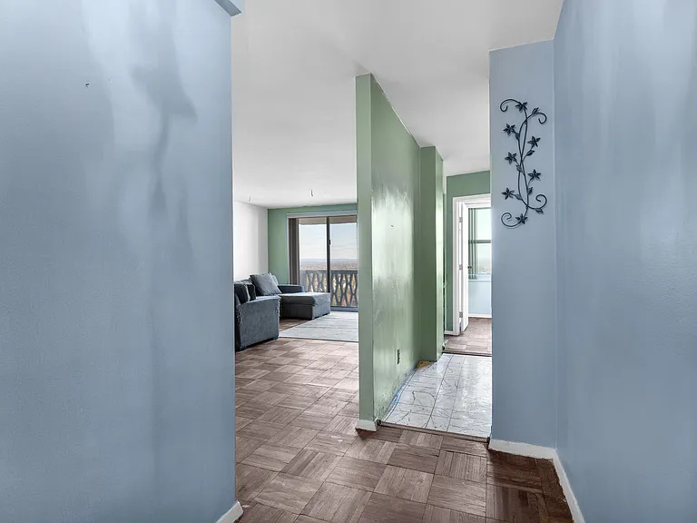2000 Linwood Ave #17H — Photo 3