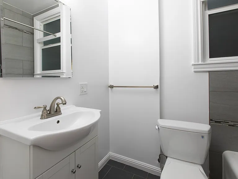 1745 Beach St #3 — Photo 11