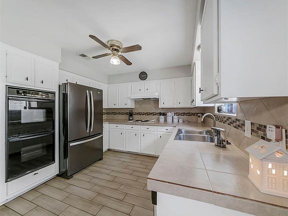 4th image of 1503 Newport Blvd