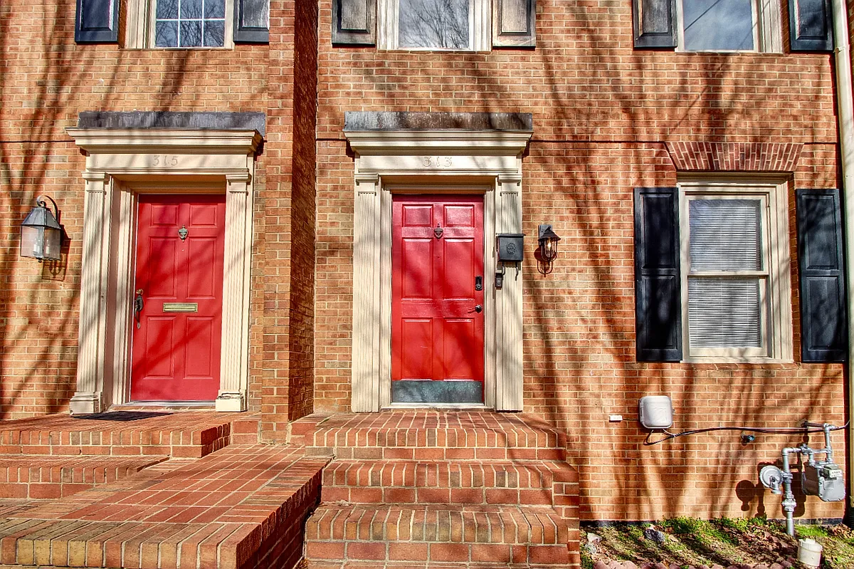 Building Photo - 313 10th St NW