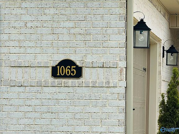 4th image of 1065 Maplehurst St