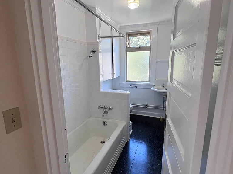 The Kinnear — Photo 6