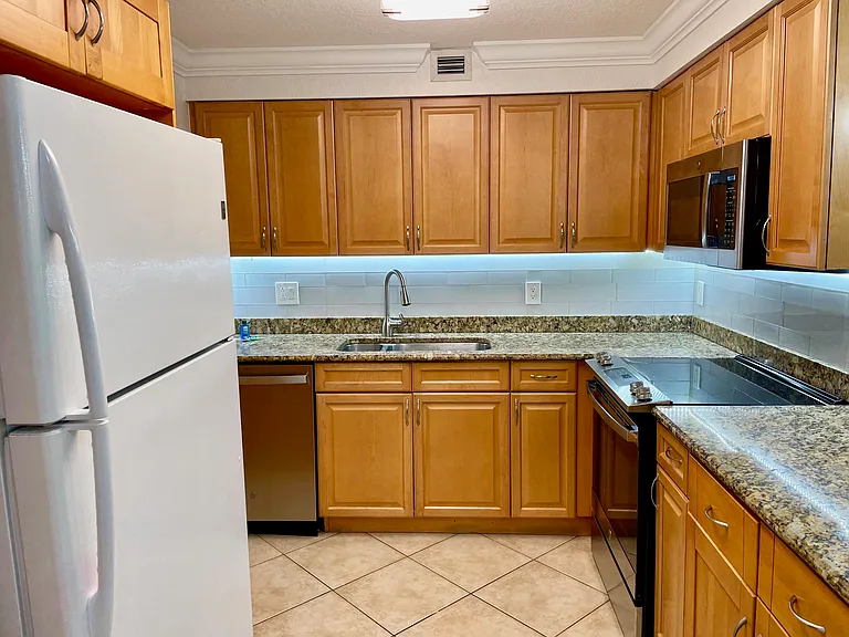 1000 Spanish River Rd #2N — Photo 8