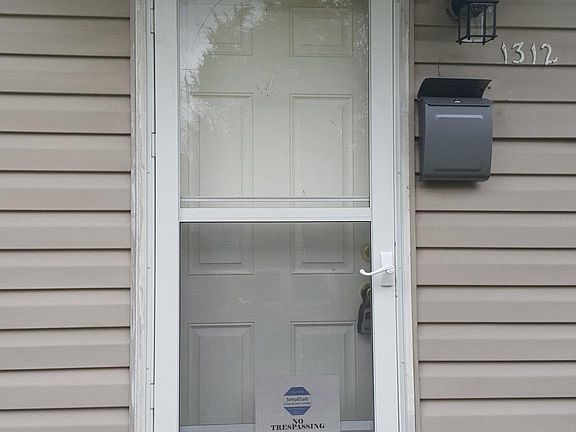 2nd image of 1312 Maple Ave