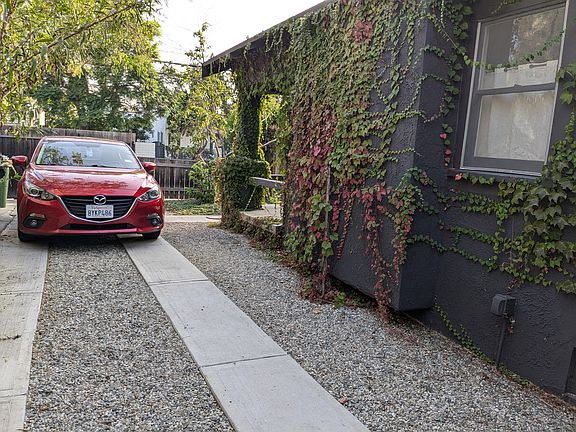 3rd image of 6417 Willoughby Ave