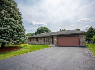 4949 Minns Dr, Machesney Park, IL 61115