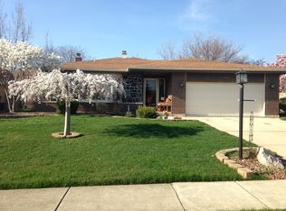 1922 McAdam Rd, Darien, IL 60561