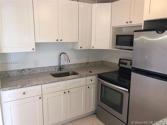 3rd image of 180 Newport Ct #K