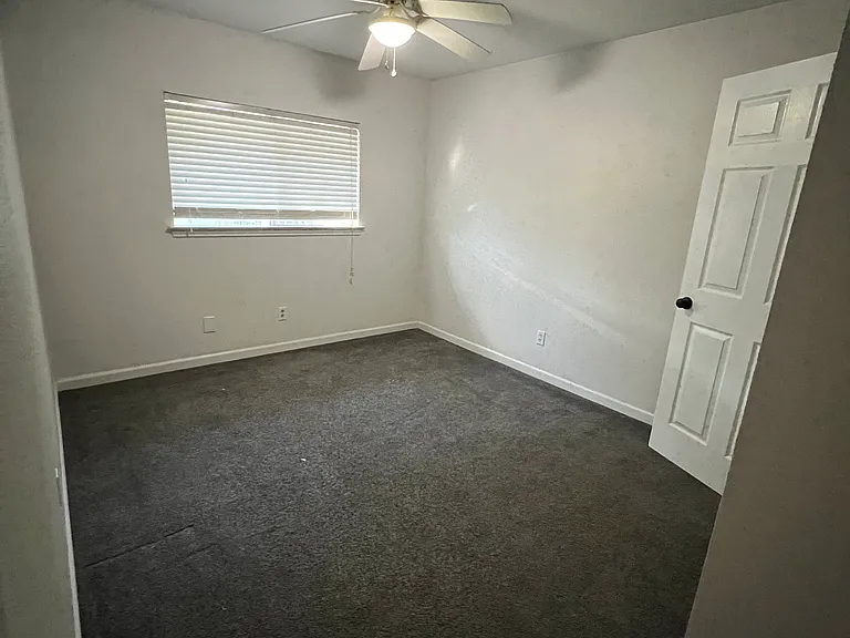9507 Elm Gln — Photo 7