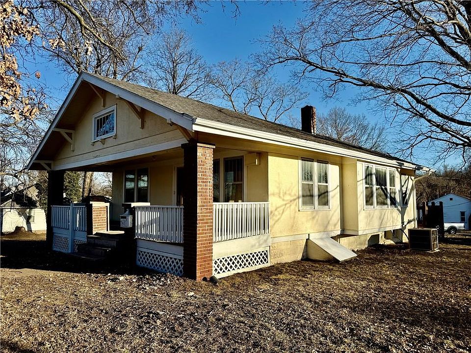 1st image of 507 W Main St