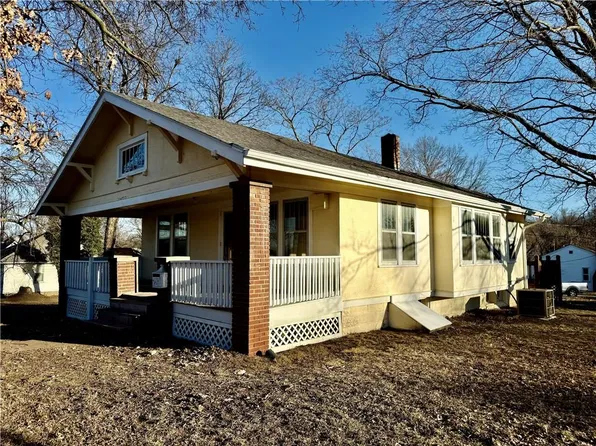 507 W Main St, Richmond, MO 64085