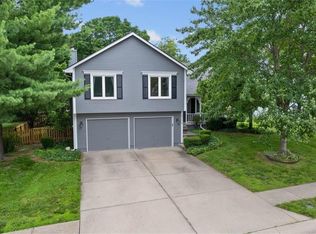 2112 NE Springbrook St, Blue Springs, MO 64014