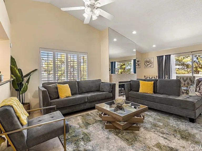 344 Vista Royale Dr — Photo 13