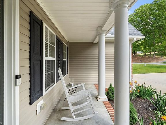 4th image of 7084 Bridgewood Rd