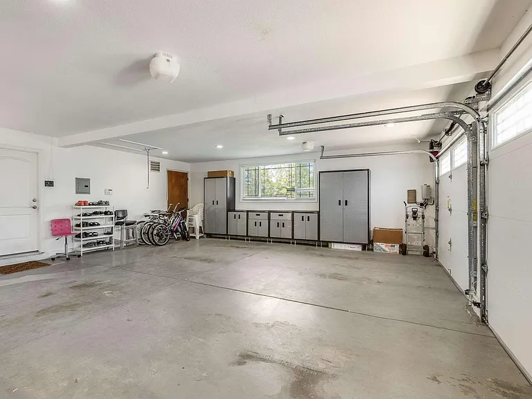 12371 Saraglen Dr — Photo 29