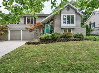 1568 Carman Valley Dr, Ballwin, MO 63021