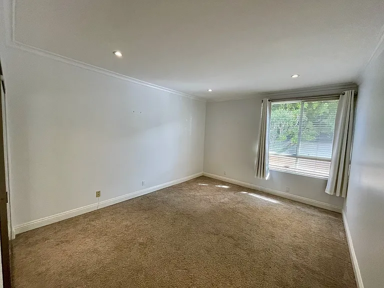 1509 Greenfield Ave #108 — Photo 19