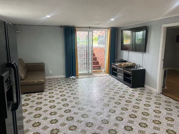 4th image of 2644 Clearview Expy Floor 1