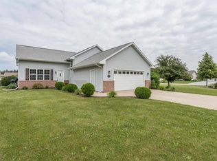 2193 Garden Grove Ln, Green Bay, WI 54311