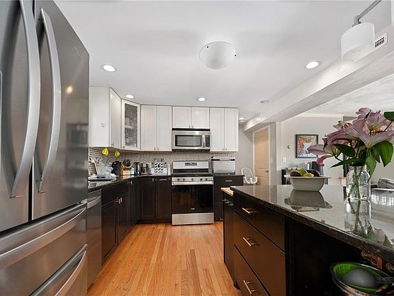 5th image of 19 Evergreen St #A