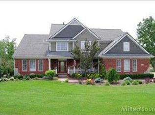 4107 Taggett Lake Dr, Highland, MI 48357