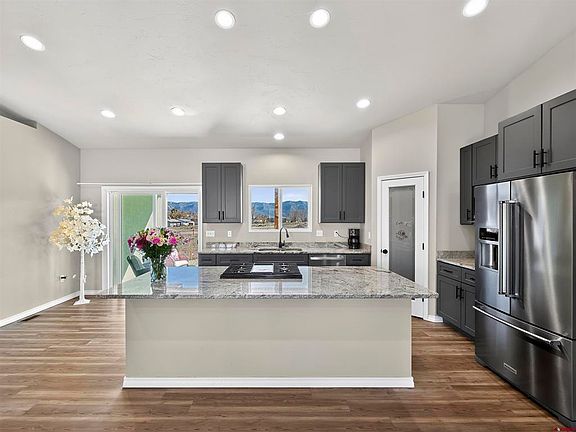 4th image of 1615 Rivera Street