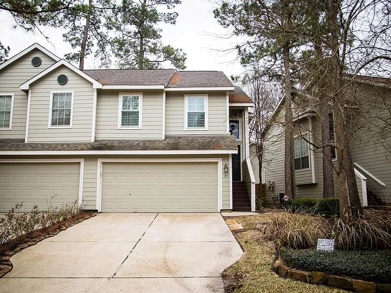 31 N Walden Elms Cir — Photo 1