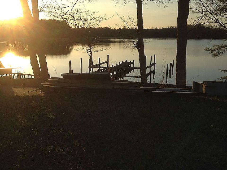 1st image of 221 Sea Horse Dr