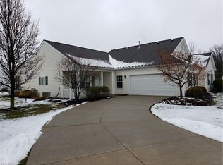 10891 Crossings Dr, Aurora, OH 44202