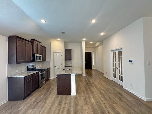 4th image of 5512 Breezy Dr