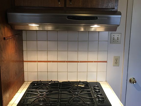 3rd image of 4401 Fernwood Dr
