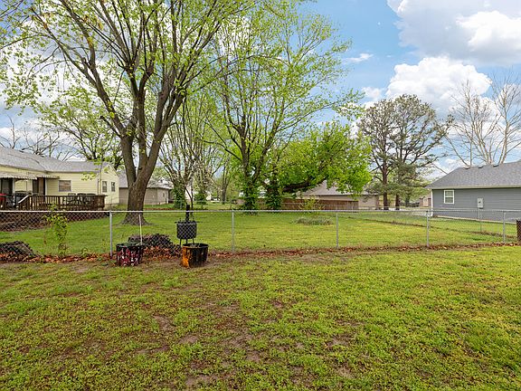 3rd image of 1330 E Division Street