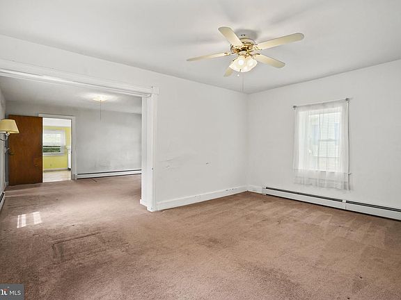 5th image of 646 Ridge Rd