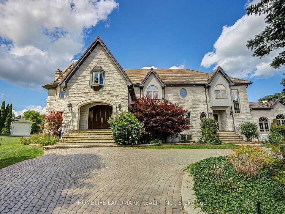 1st image of 21 Kensington Dr