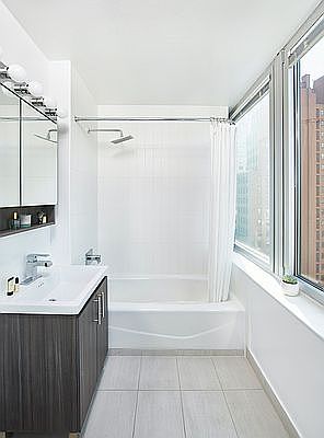 5th image of 200 Water St APT 1906
