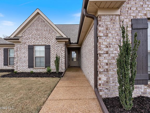 4th image of 310 Garrison Dr