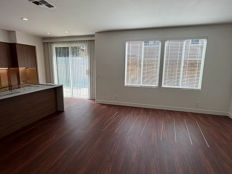 8922 Del Rio Cir — Photo 79