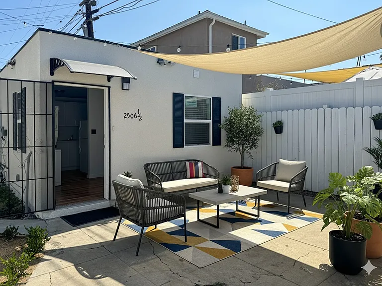 2506 Lucerne Ave #1/2 — Photo 2