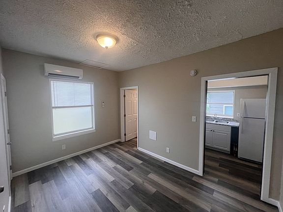 2nd image of 1939 McCalla Ave APT 5