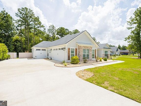 2nd image of 3754 Knights Mill Dr