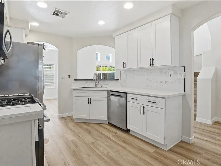 356 Carrione Ct — Photo 27